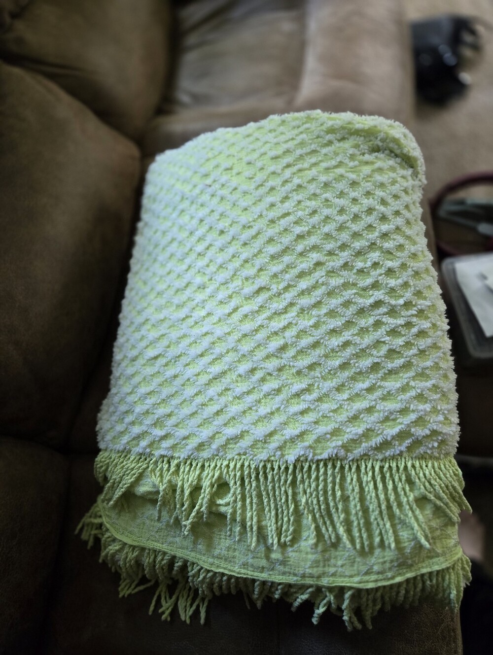 Vintage Green/White Waffle Chenille Twin Size Bedspread with Fringe HasSm Stains